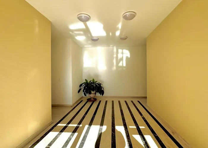 One Bedroom With Parking - Lemon Festival *